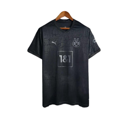 Kit edición especial del Dortmund 23-24 en negro (versión para aficionados)