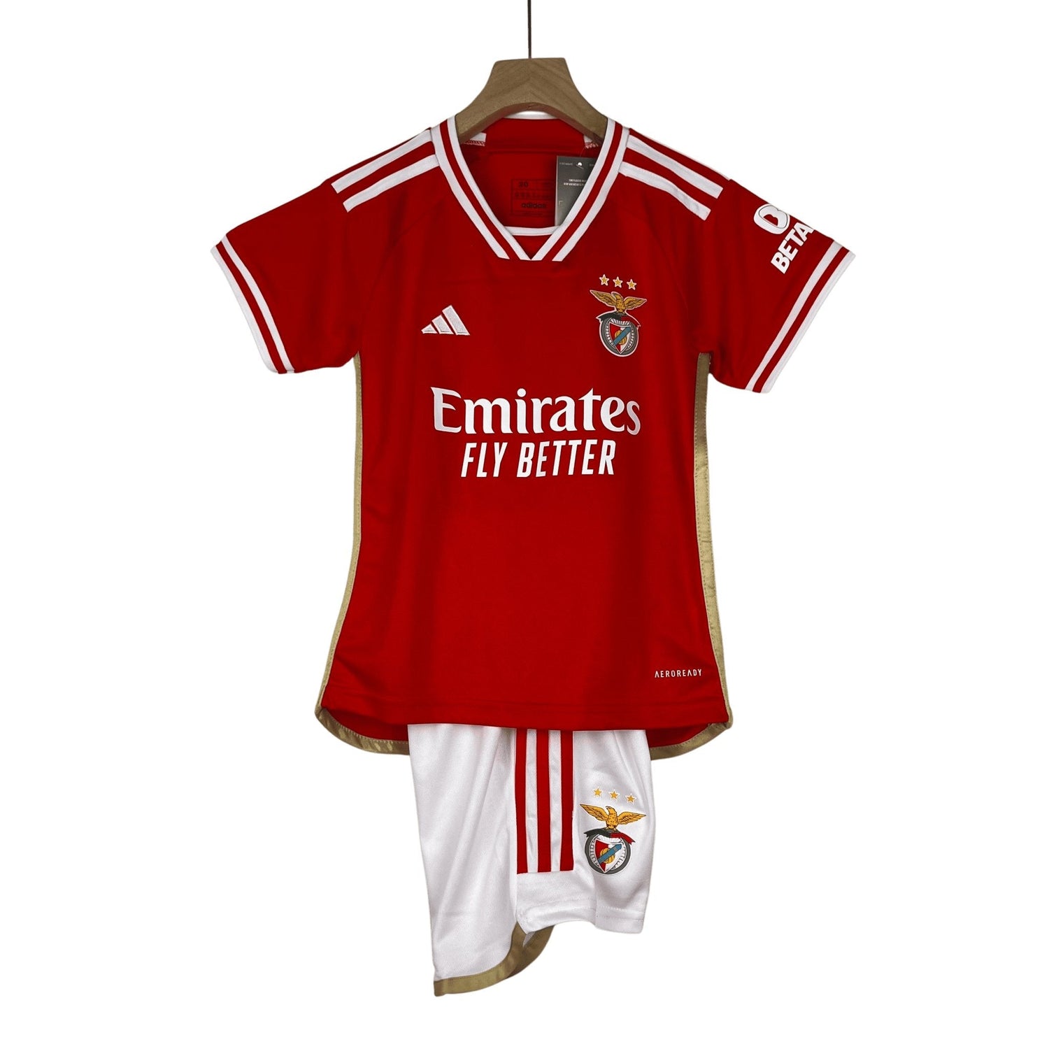 Kit local y júnior del Benfica 23/24