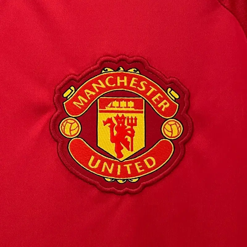 Manchester united logo picture