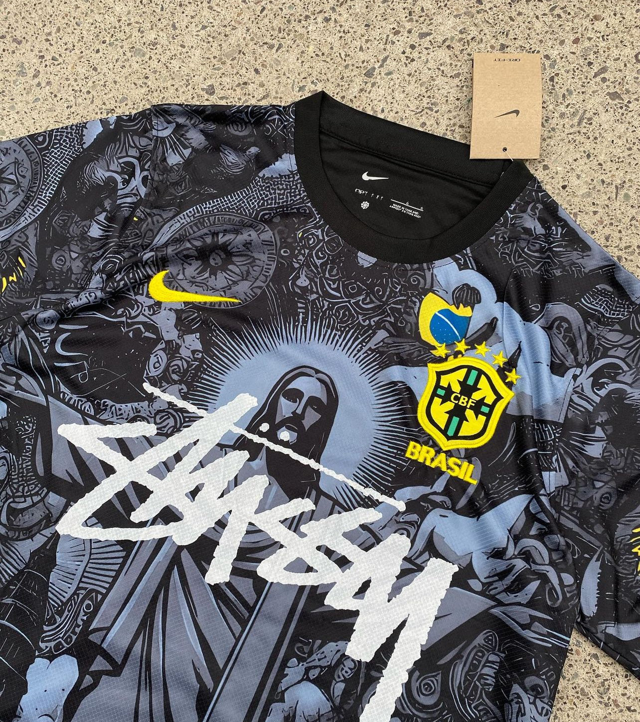 EDICIÓN ESPECIAL BRASIL X JESUCRISTO X STUSSY (NEGRO)