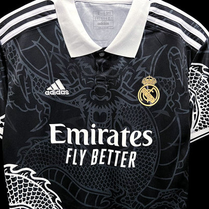 Camiseta del Real Madrid con diseño de dragón (negra) - The Kit Vault