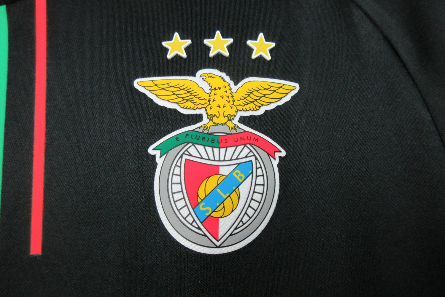 Equipación visitante del Benfica 23/24 - Versión para aficionados