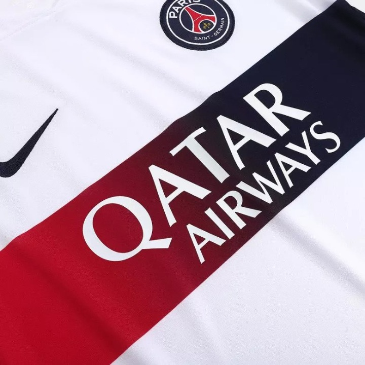 Camiseta de visitante del PSG 2023/24